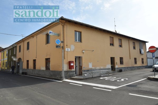 locale commerciale in vendita ad Albano Vercellese