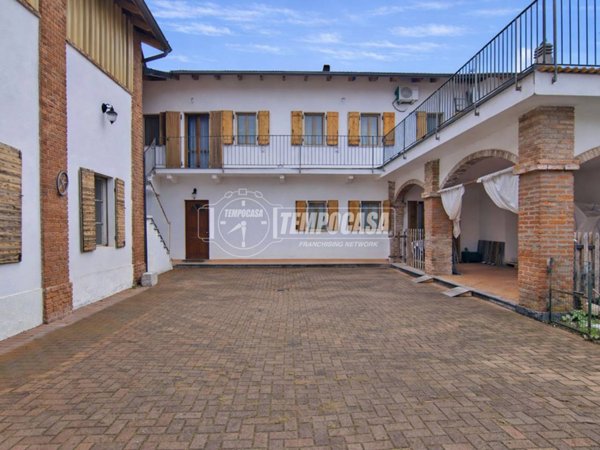 casa indipendente in vendita ad Albano Vercellese