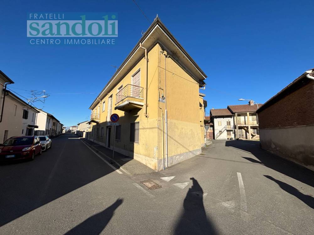 casa indipendente in vendita ad Albano Vercellese