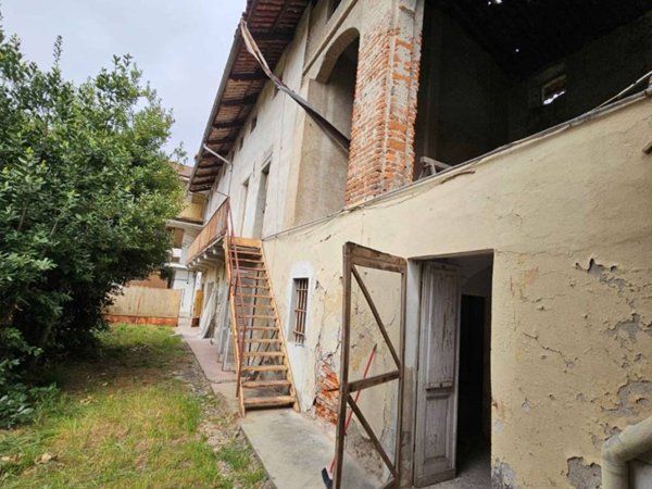intera palazzina in vendita ad Albano Vercellese