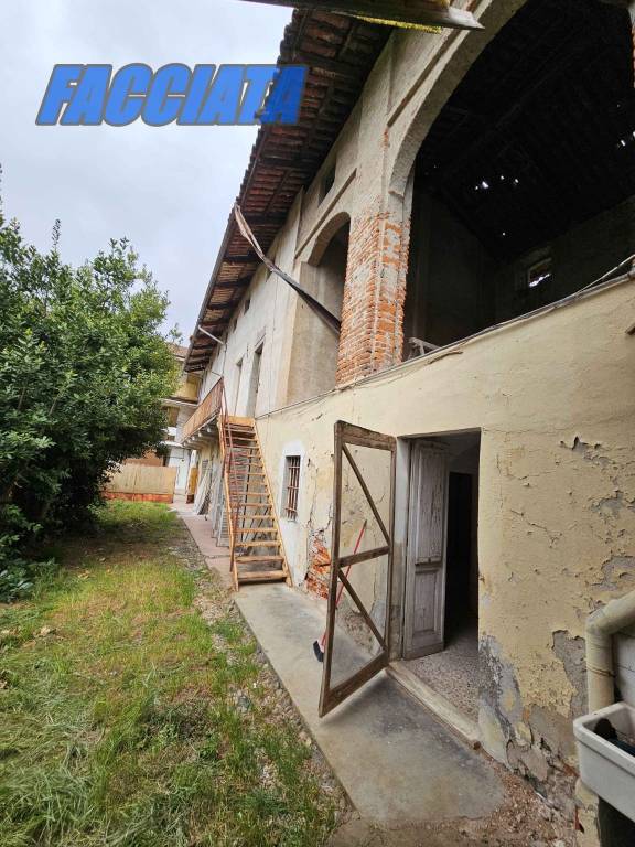 casale in vendita ad Albano Vercellese
