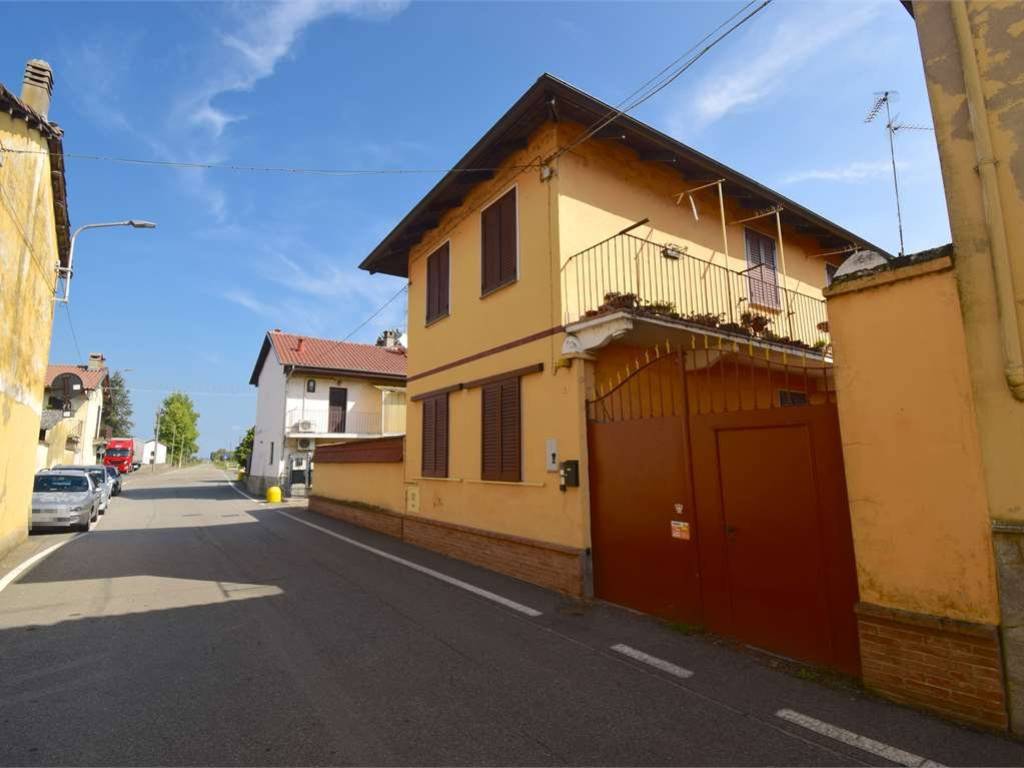 casa indipendente in vendita ad Albano Vercellese