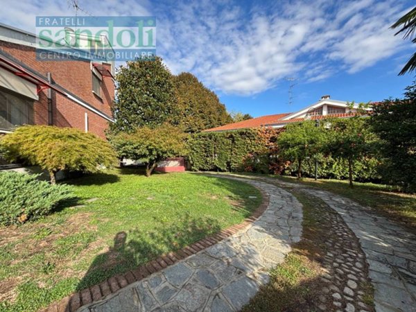 casa indipendente in vendita ad Albano Vercellese
