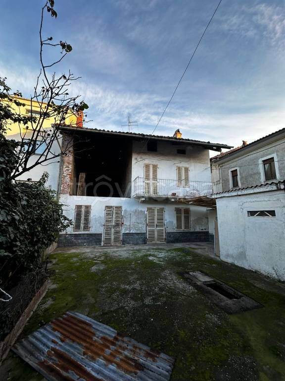 casa indipendente in vendita ad Alice Castello