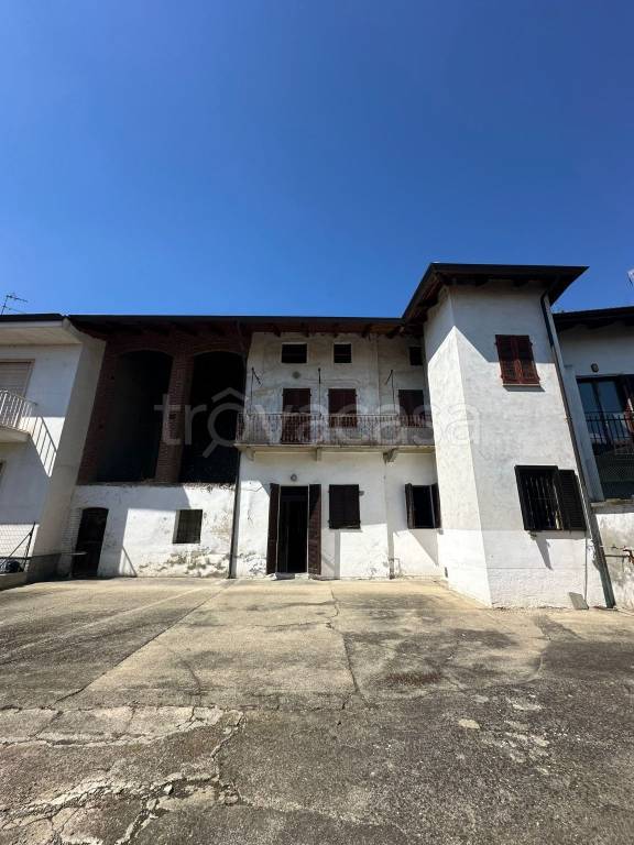 casa indipendente in vendita ad Alice Castello