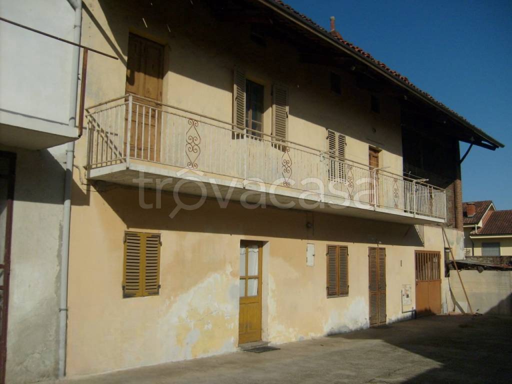 casa indipendente in vendita ad Alice Castello