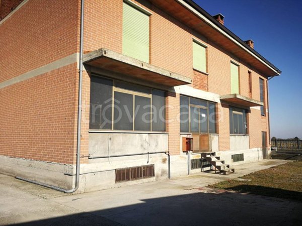 villa in vendita ad Alice Castello