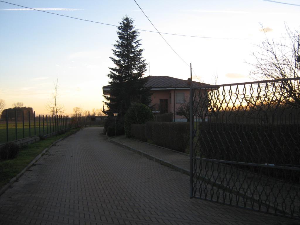 casa indipendente in vendita ad Alice Castello