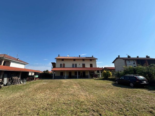 casa indipendente in vendita ad Alice Castello