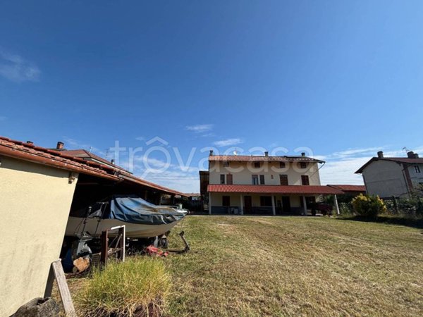 casa indipendente in vendita ad Alice Castello