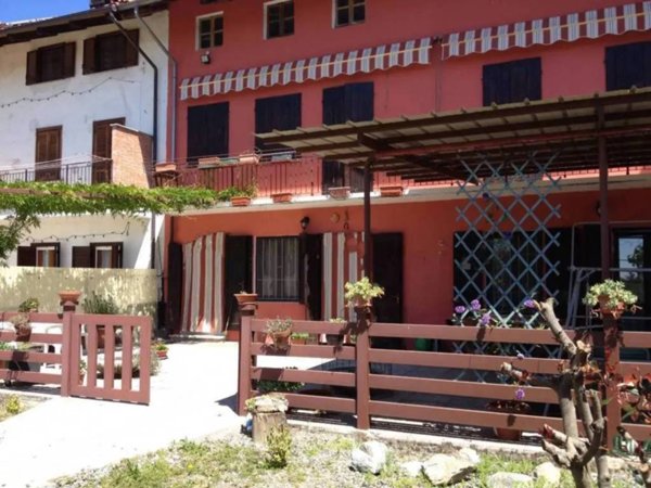 villa in vendita ad Alice Castello