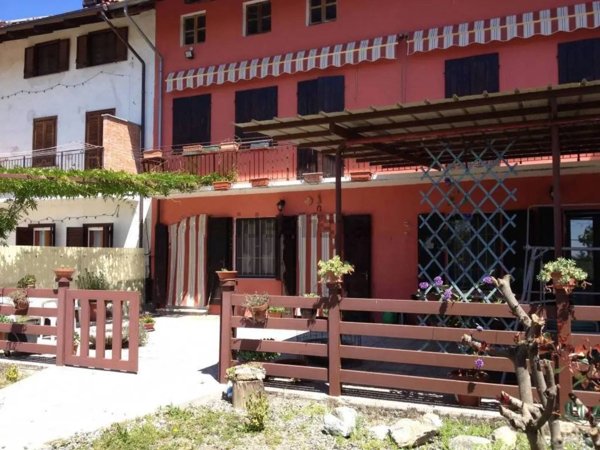 villa in vendita ad Alice Castello