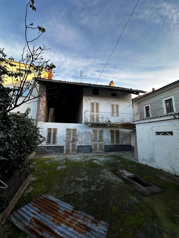 villa in vendita ad Alice Castello