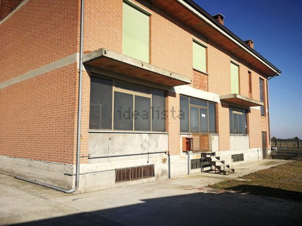 villa in vendita ad Alice Castello