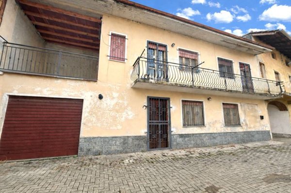 casa indipendente in vendita ad Alice Castello