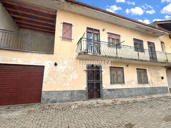 casa indipendente in vendita ad Alice Castello