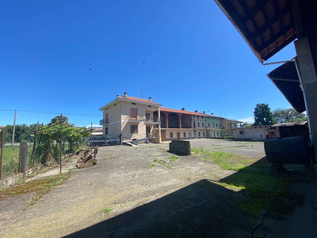 casa indipendente in vendita ad Alice Castello