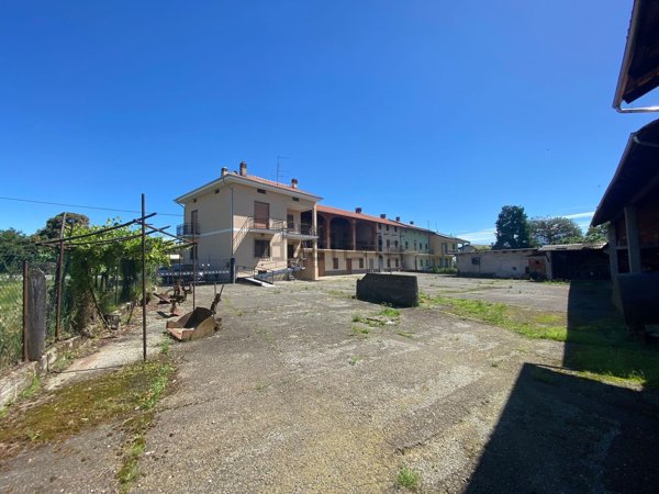 villa in vendita ad Alice Castello