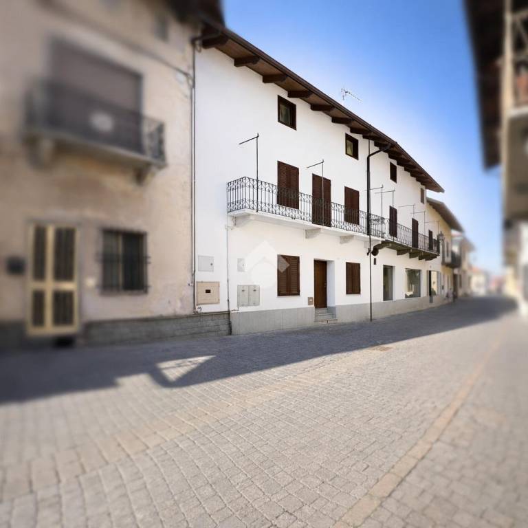 casa indipendente in vendita ad Alice Castello