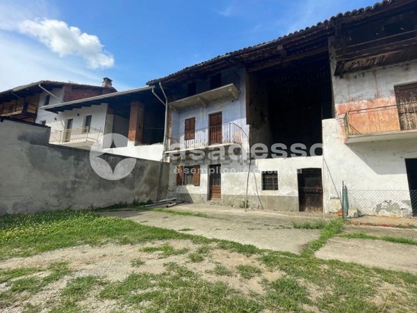 casa indipendente in vendita ad Alice Castello