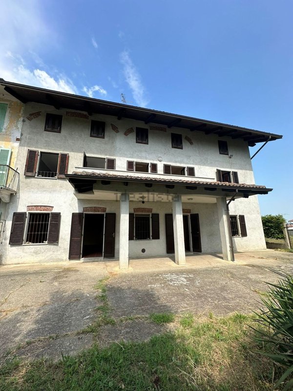 casa indipendente in vendita ad Alice Castello
