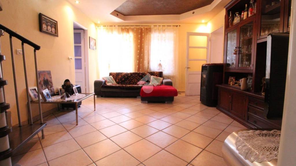 casa indipendente in vendita ad Alice Castello