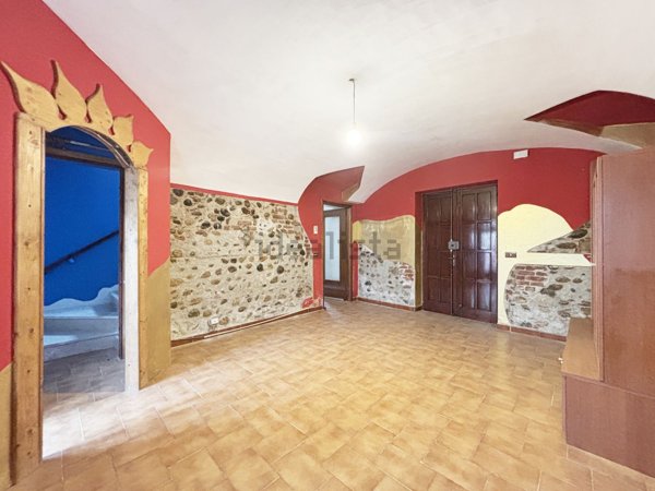 casa indipendente in vendita ad Alice Castello