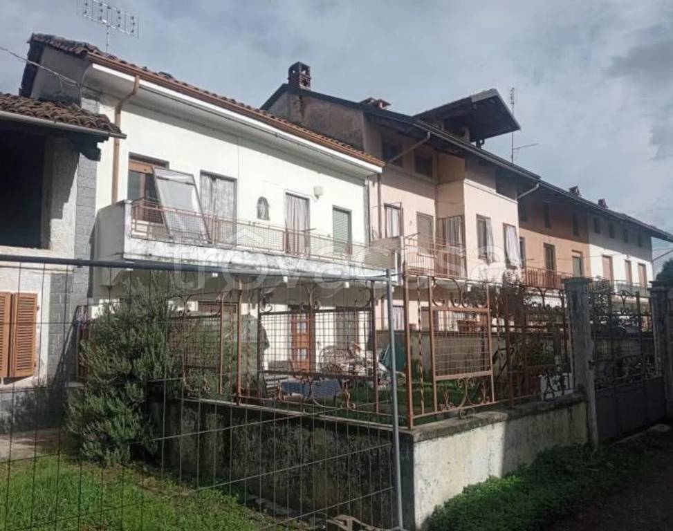 casa indipendente in vendita ad Alice Castello