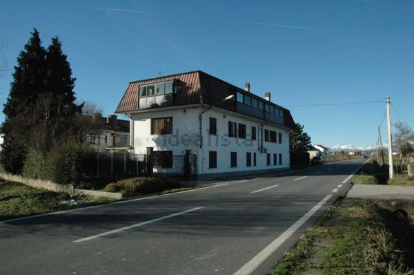 villa in vendita ad Alice Castello