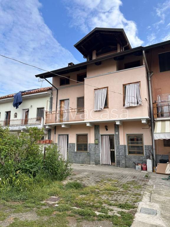 casa indipendente in vendita ad Alice Castello