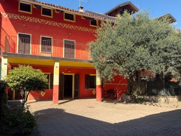 casa indipendente in vendita ad Alice Castello
