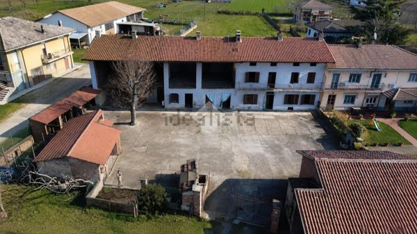casa indipendente in vendita ad Alice Castello
