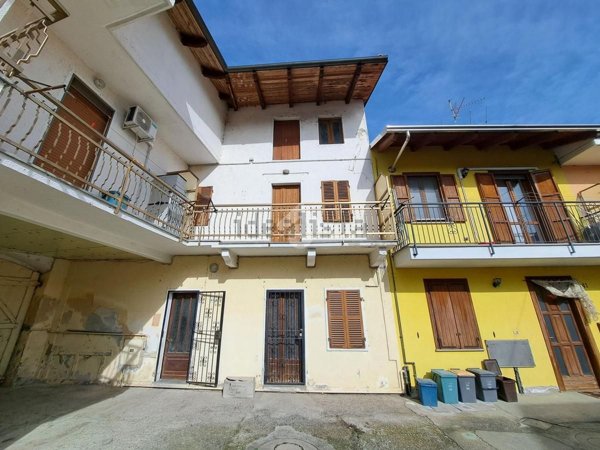 casa semindipendente in vendita ad Alice Castello