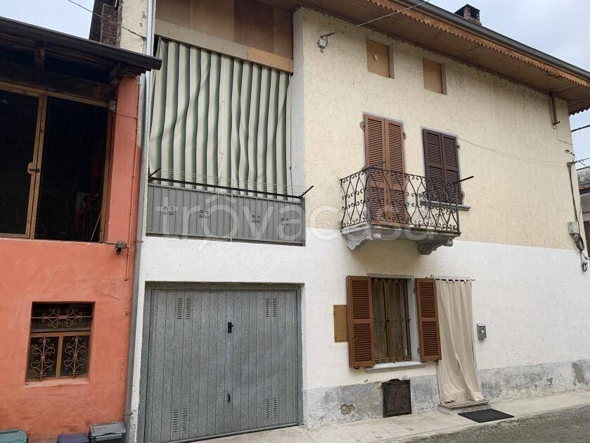 casa indipendente in vendita ad Alice Castello