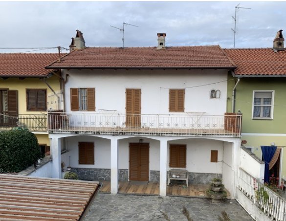 casa indipendente in vendita ad Alice Castello