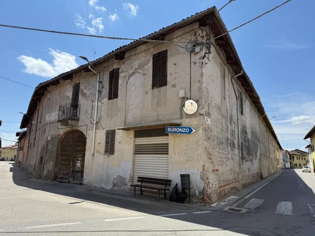 negozio in vendita ad Arborio