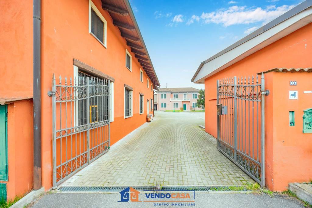 appartamento in vendita ad Asigliano Vercellese
