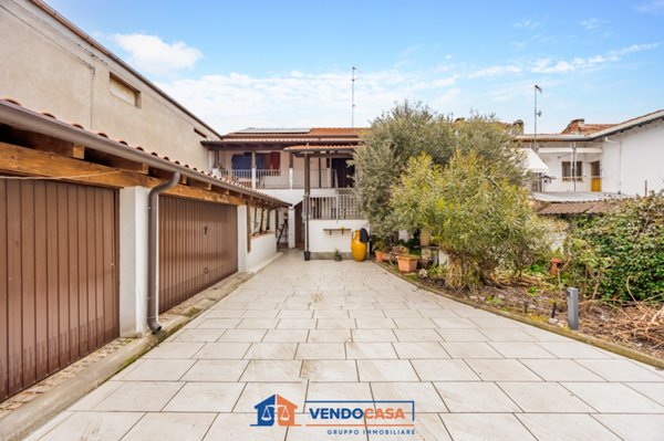 casa indipendente in vendita ad Asigliano Vercellese
