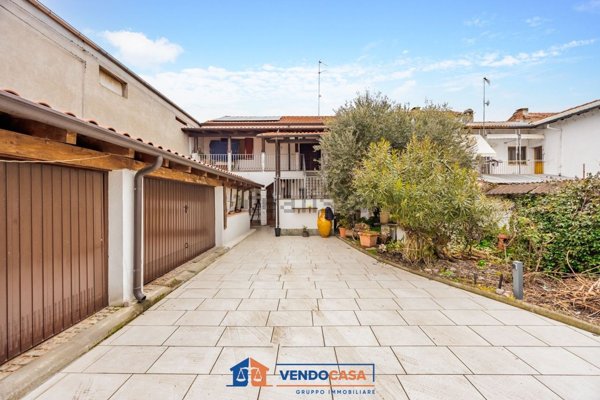 casa indipendente in vendita ad Asigliano Vercellese