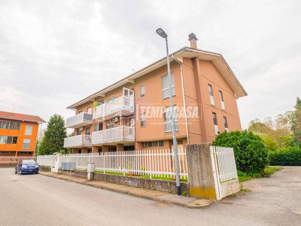 appartamento in vendita ad Asigliano Vercellese