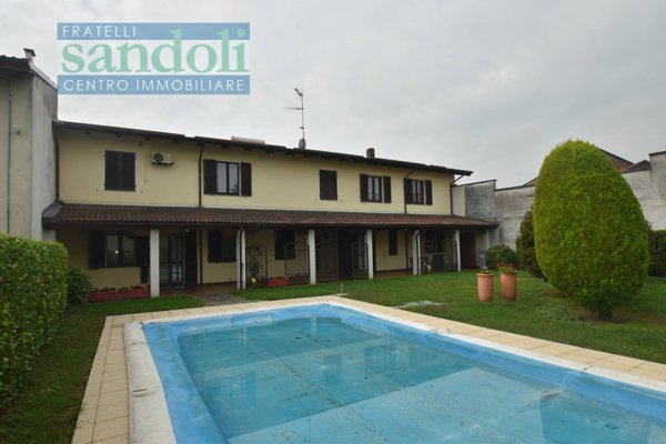 casa indipendente in vendita ad Asigliano Vercellese