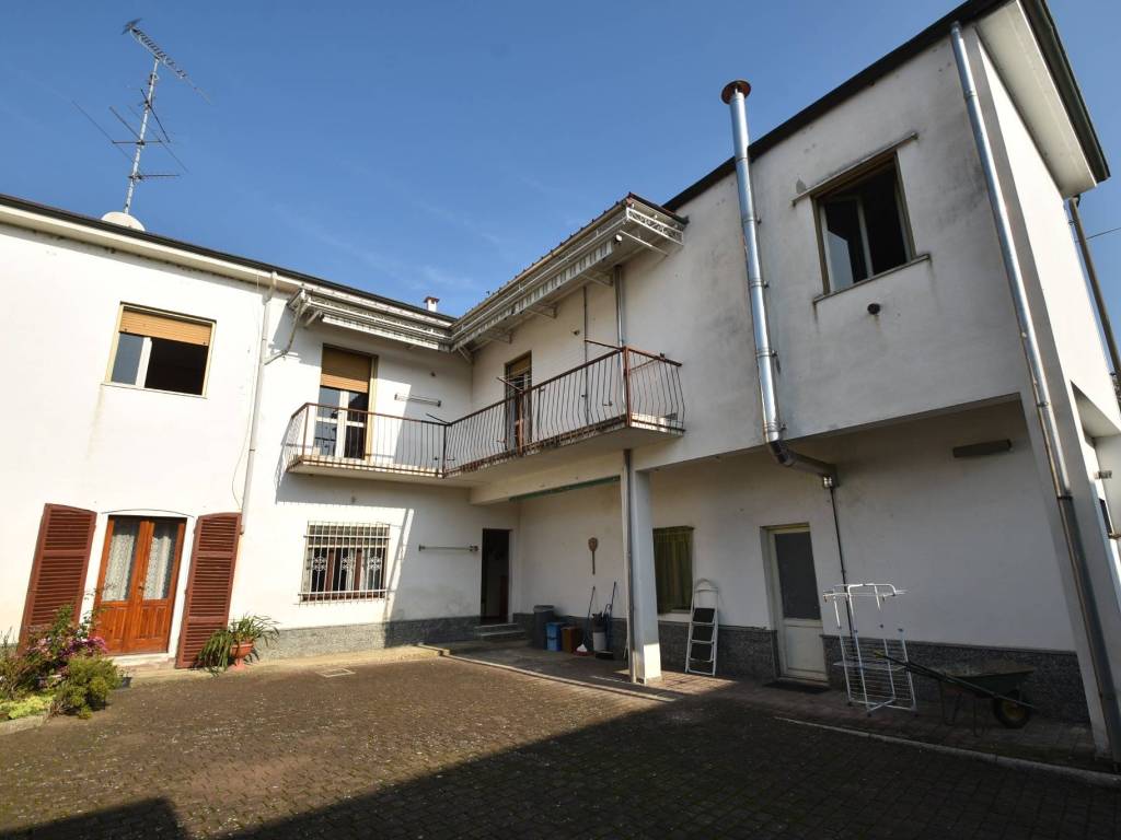 casa indipendente in vendita ad Asigliano Vercellese