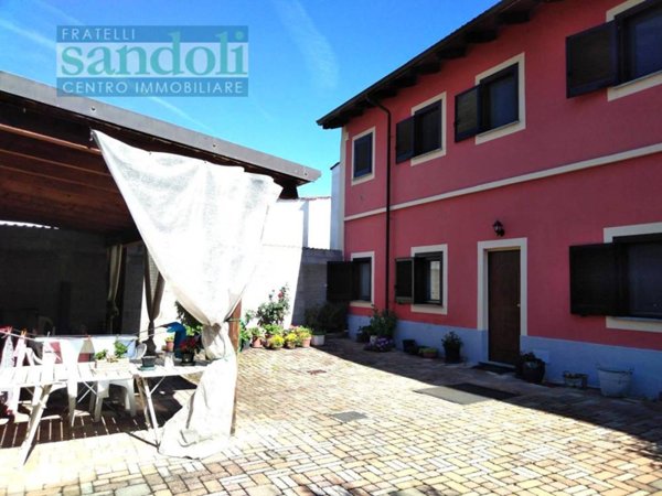 casa indipendente in vendita ad Asigliano Vercellese