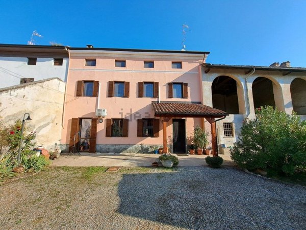 casa indipendente in vendita ad Asigliano Vercellese