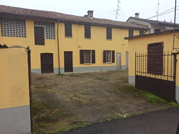 casa indipendente in vendita ad Asigliano Vercellese