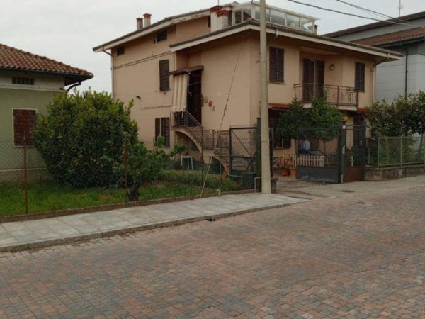 casa indipendente in vendita a Balocco