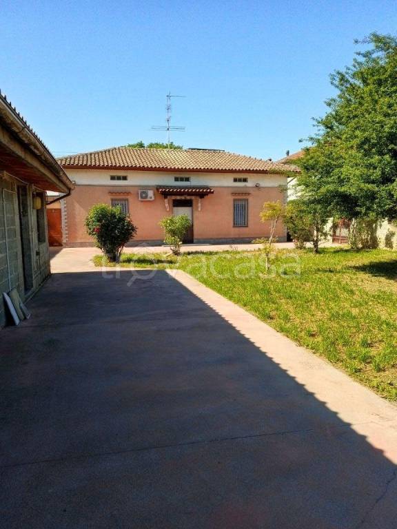 casa indipendente in vendita a Balocco