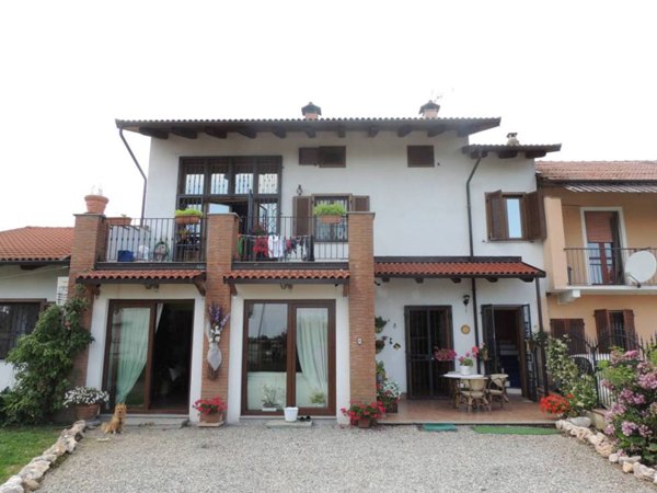 casa indipendente in vendita a Bianzè