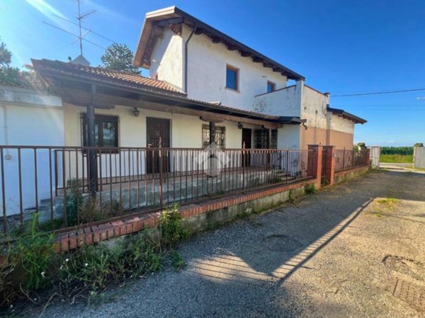 quadrivano in vendita a Bianzè