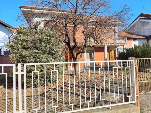casa indipendente in vendita a Bianzè